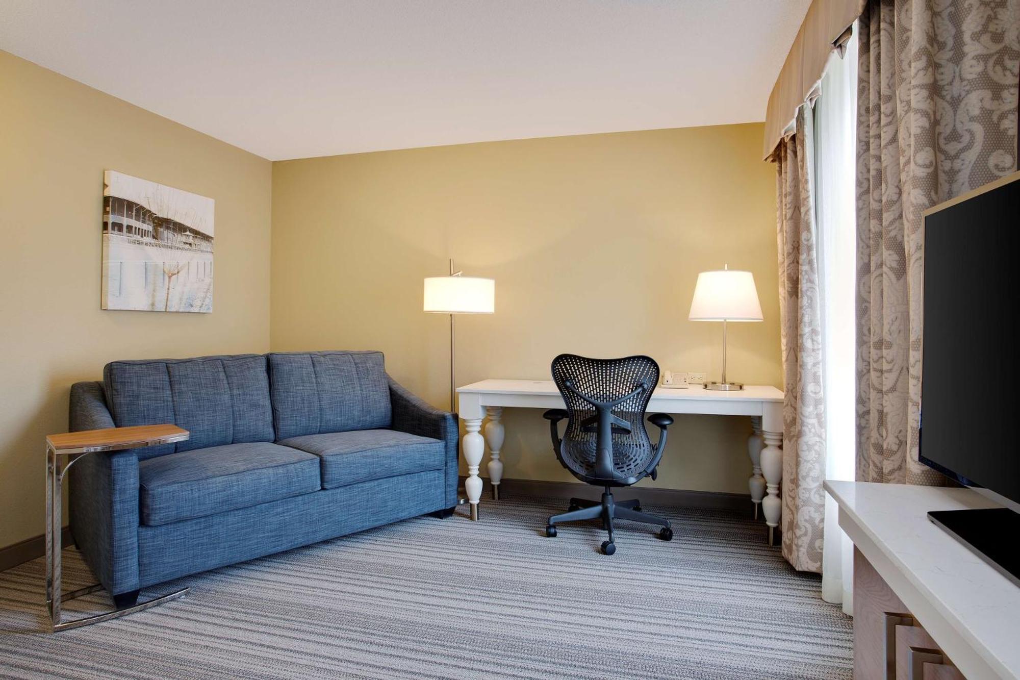 Junior King Suite Sofa Bed Non-Smoking,1709545371:JPEG