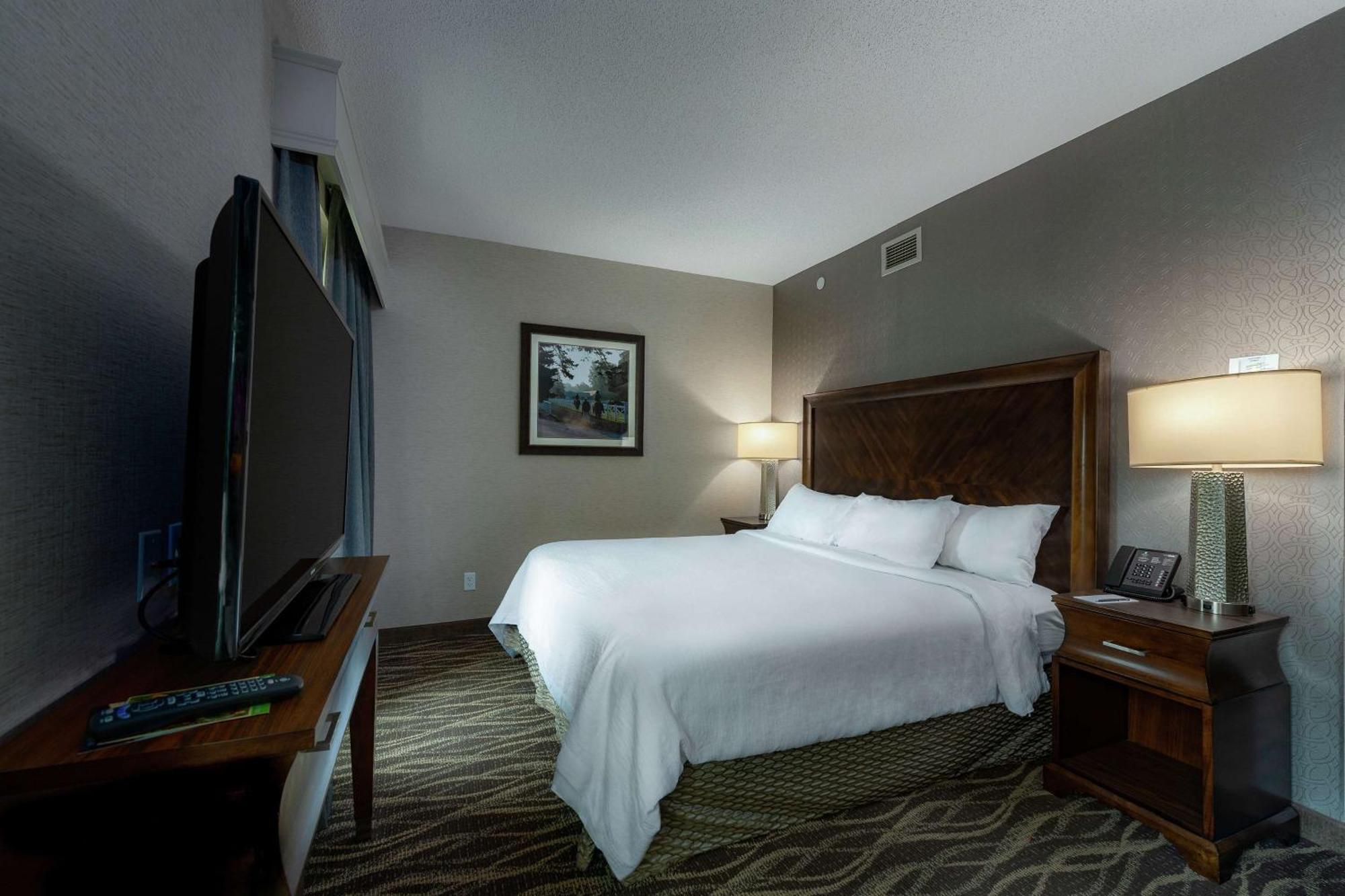 Two-Room King Suite,1622097113:JPEG